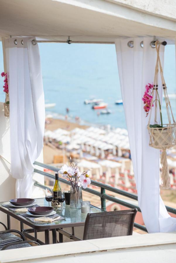 Alexandras On The Beach And Pool Apt Glyfada  Exterior photo